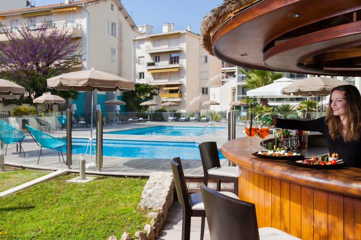 Piscine de l'établissement Nehô Suites Cannes Croisette ou située à proximité