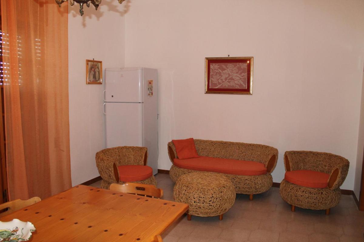 Casa Vacanze Daniela Torre Suda - Housity