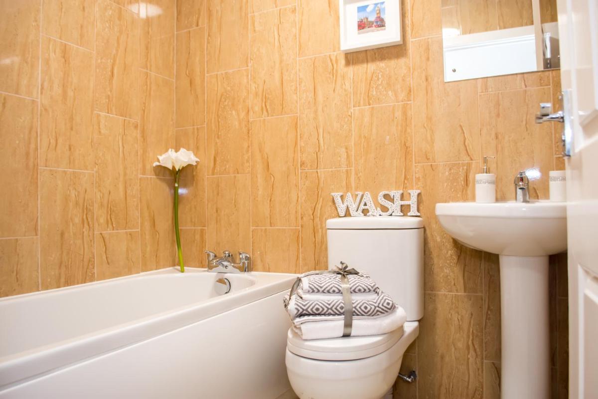 Trivelles Gatwick Hotel & airport Parking - Housity