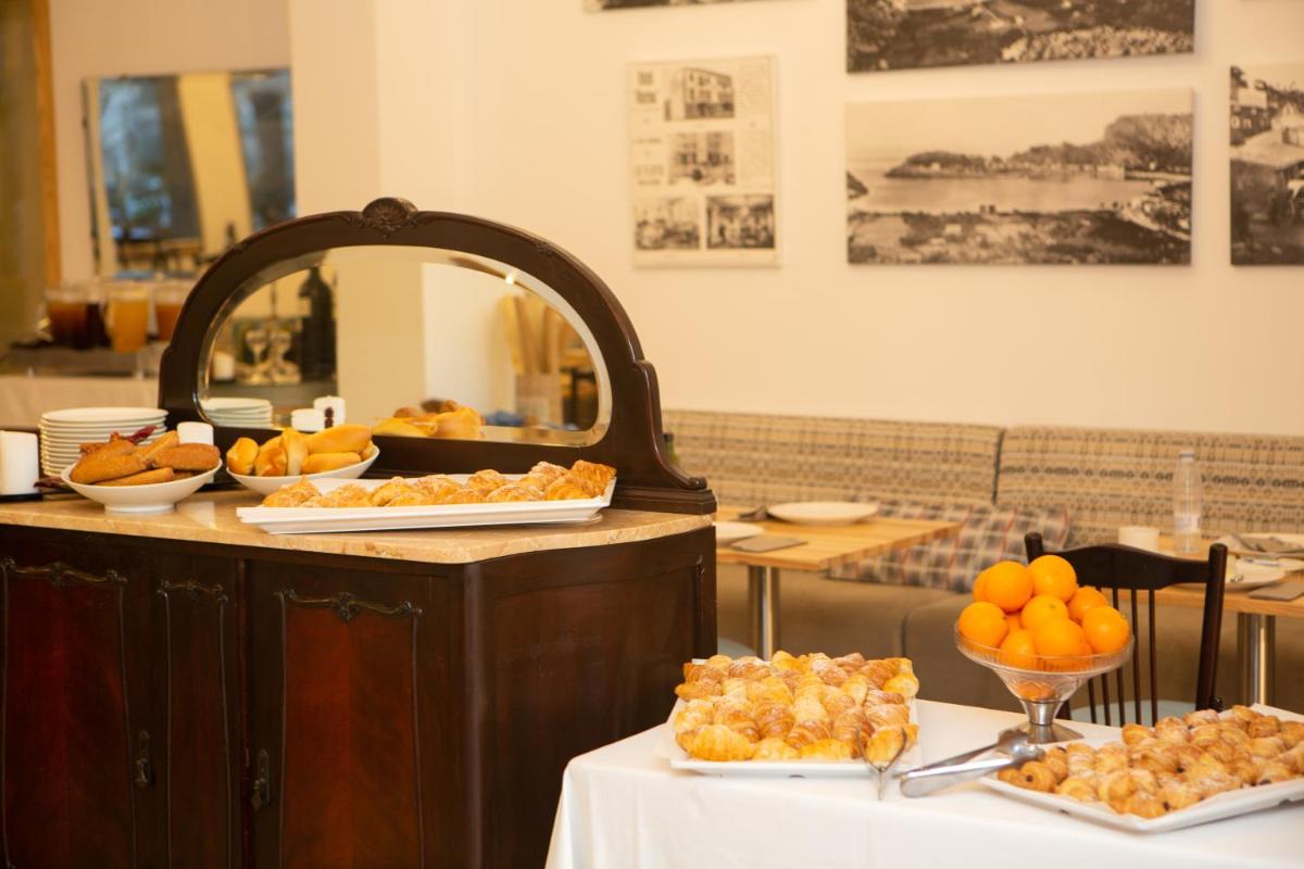 Comida en o cerca de este hotel