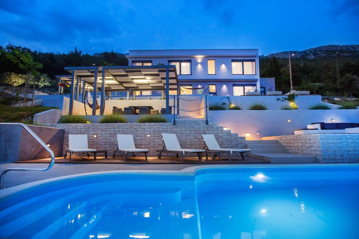 Villa Blue Hill - Housity