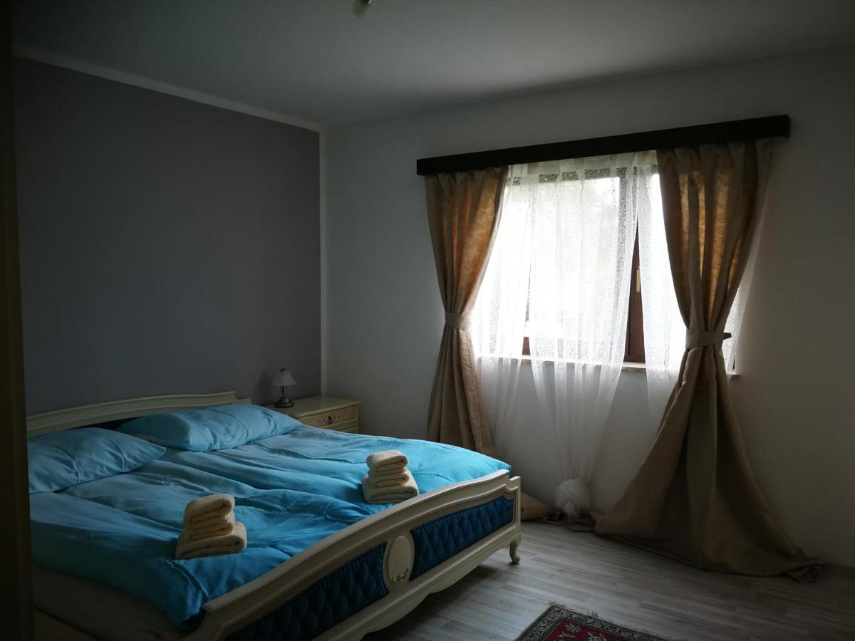 Nibbie's Happy Apartment - Housity