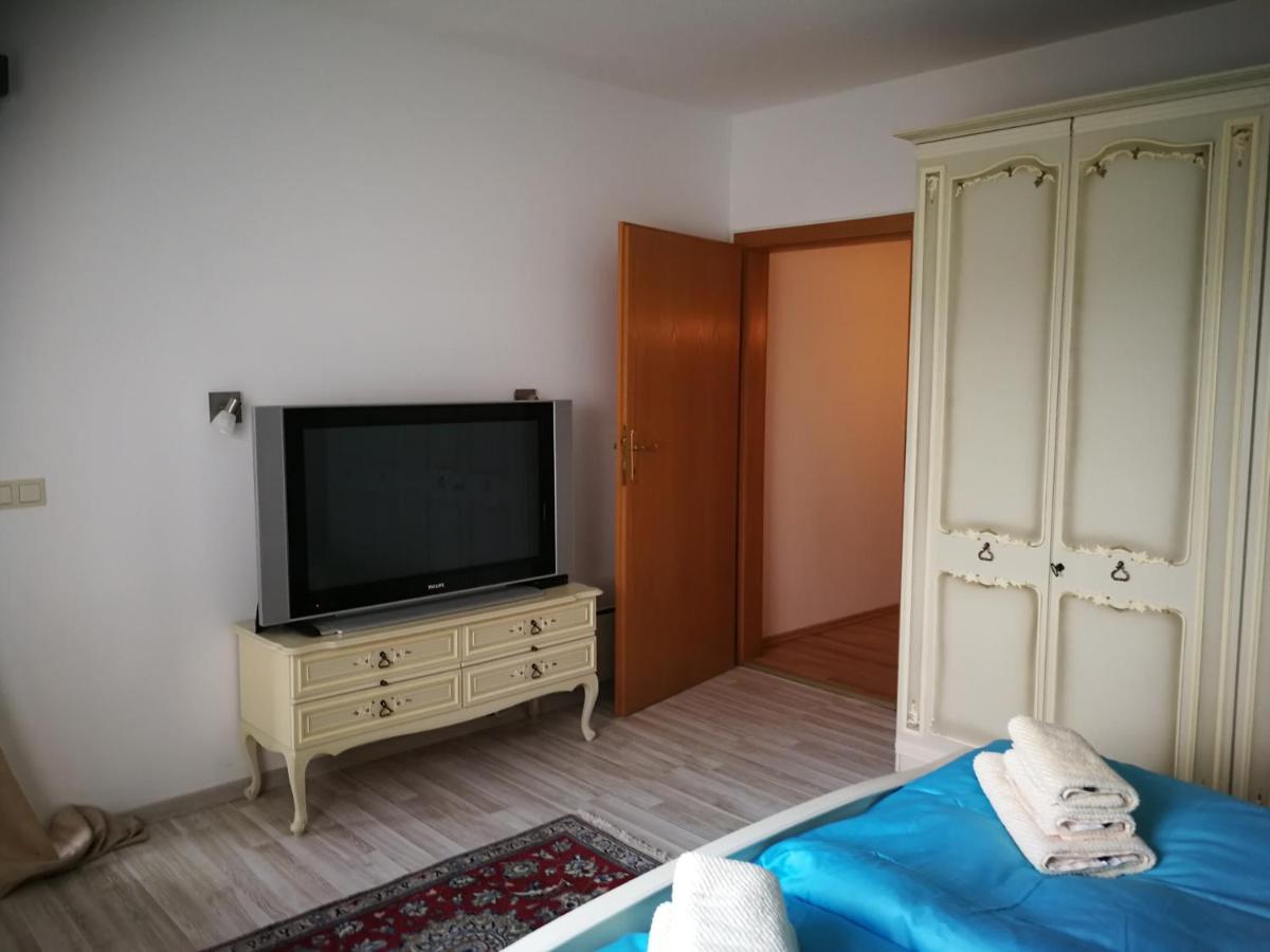 Nibbie's Happy Apartment - Housity