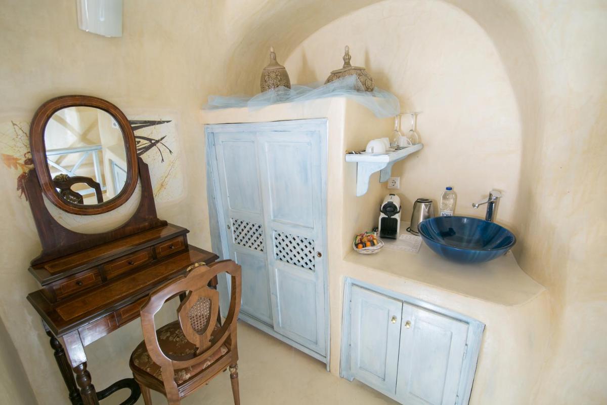 Kastro Oia Houses - Housity
