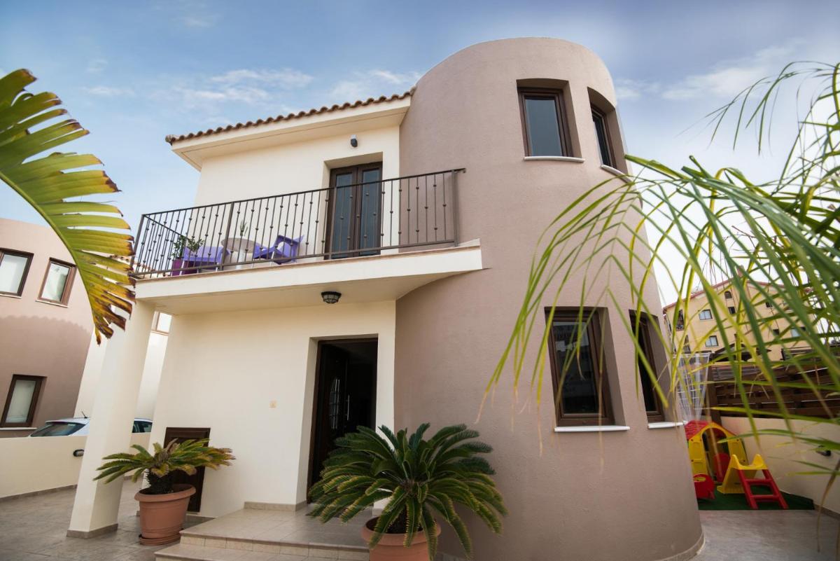 Luxury Villa Regina - Hizvo