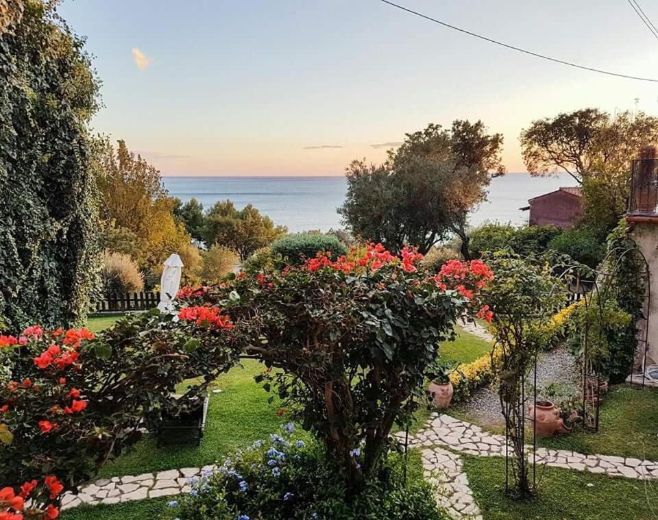 Bed and Breakfast Nefer - Housity