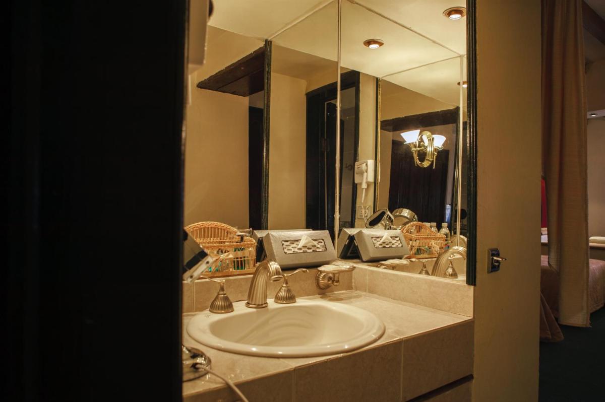 Hotel Meson de Jobito - Housity