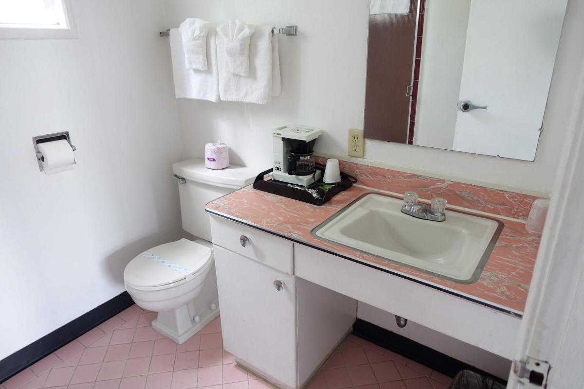 Discovery Inn - Eureka - Housity
