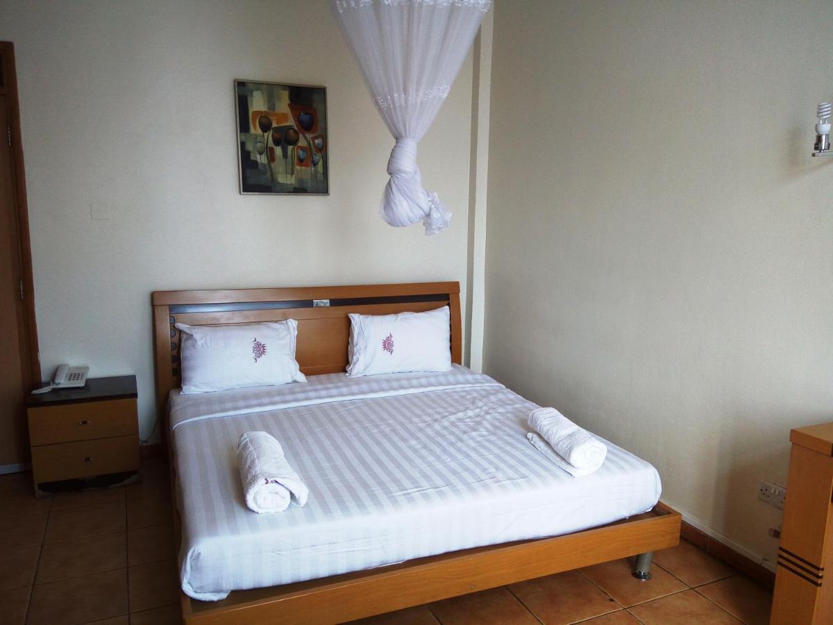 Aponye Hotel Kampala - Housity