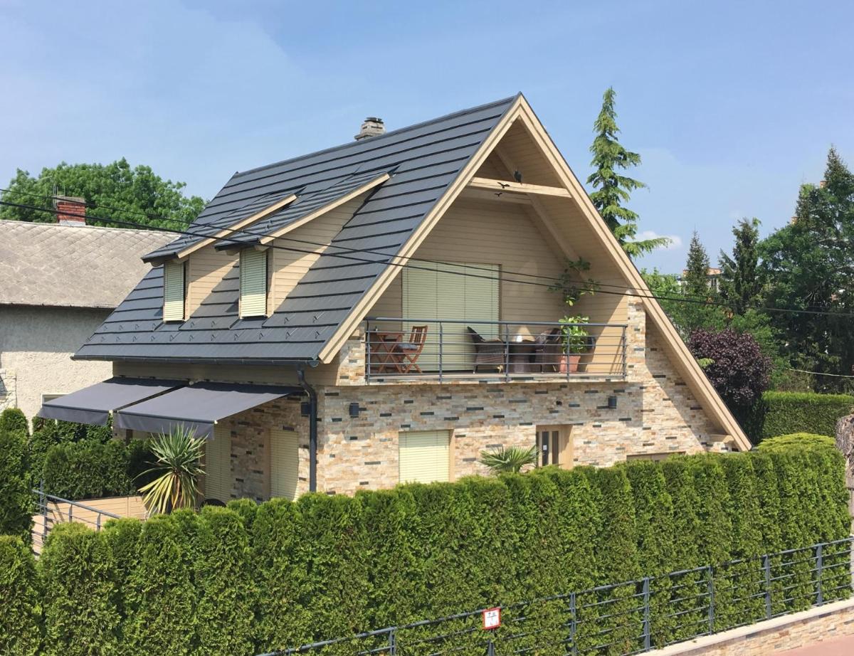 Sétány Apartman - Housity