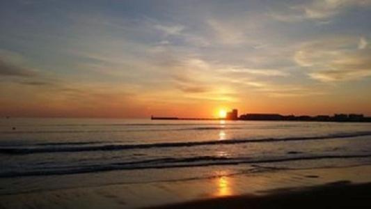 STUDIO MEUBLE Face mer vue imprenable sur la mer, parking et fibre gratuits - Housity