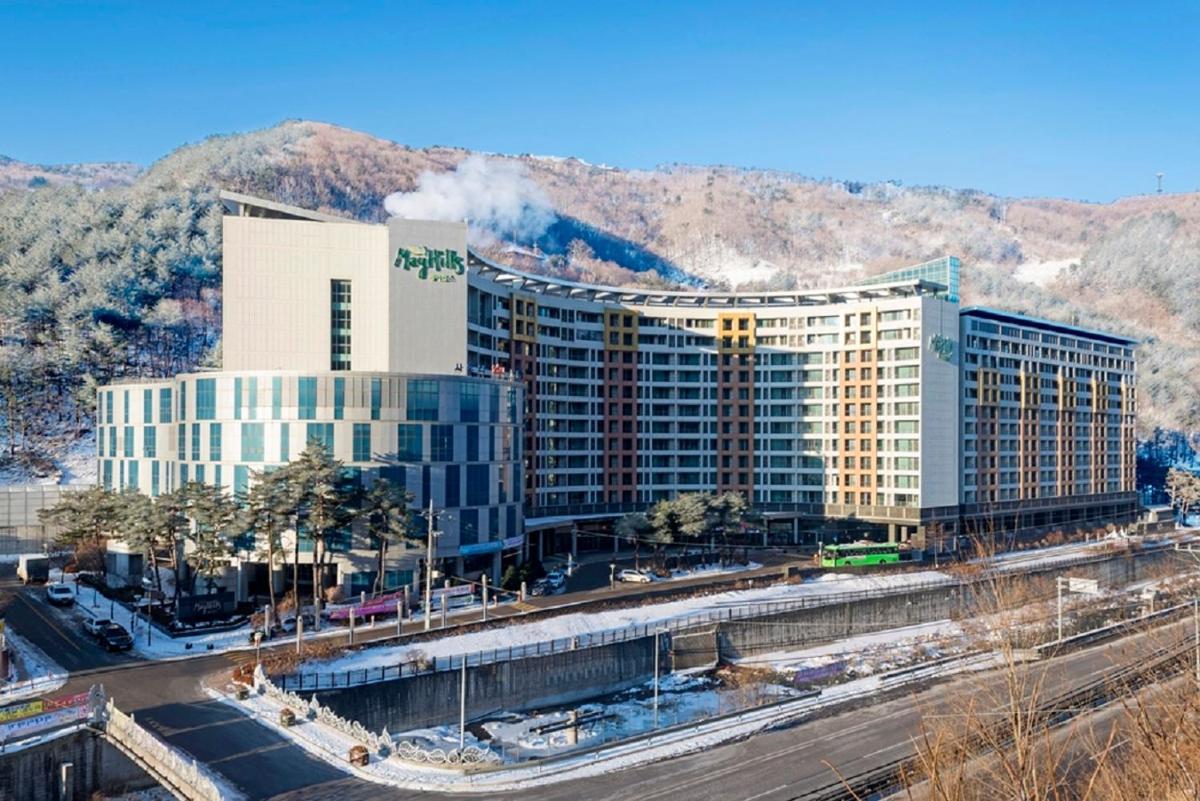 Jeongseon Mayhills Resort - Housity