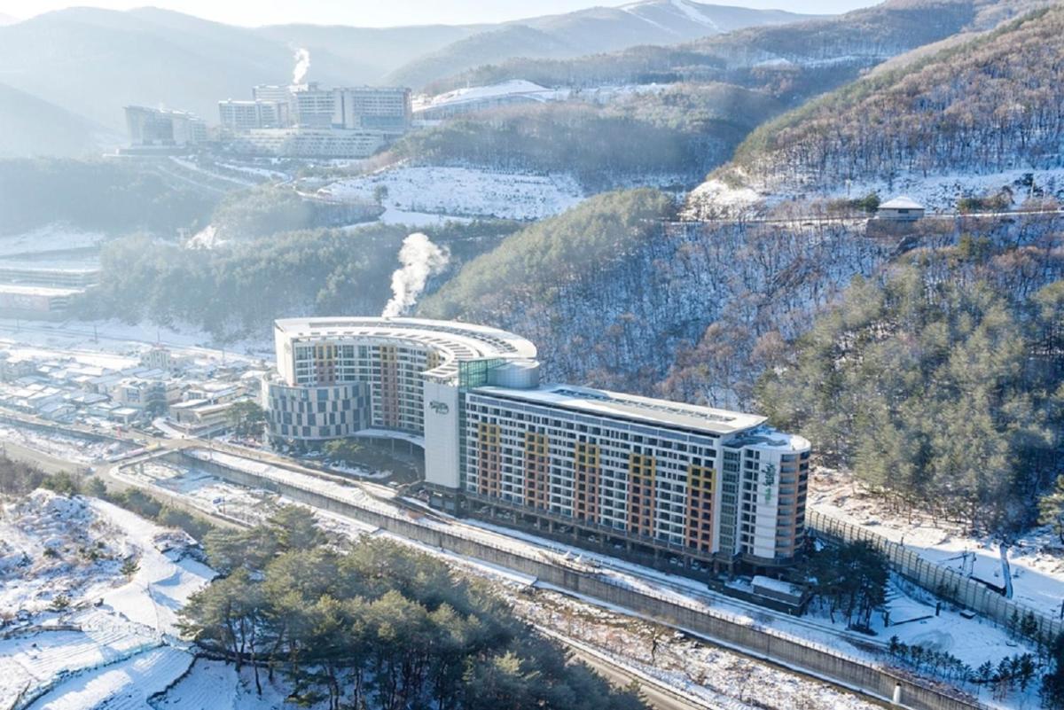 Jeongseon Mayhills Resort - Housity