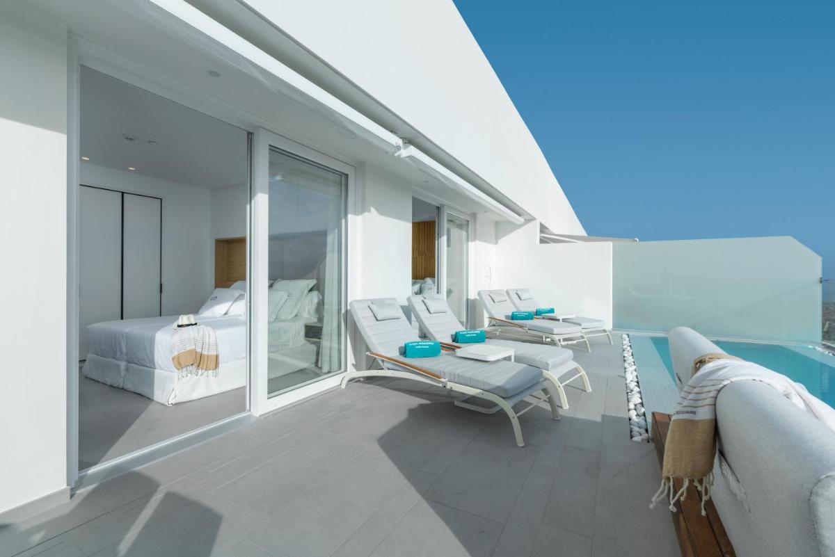 Un balcón o terraza de Royal Hideaway Corales Suites