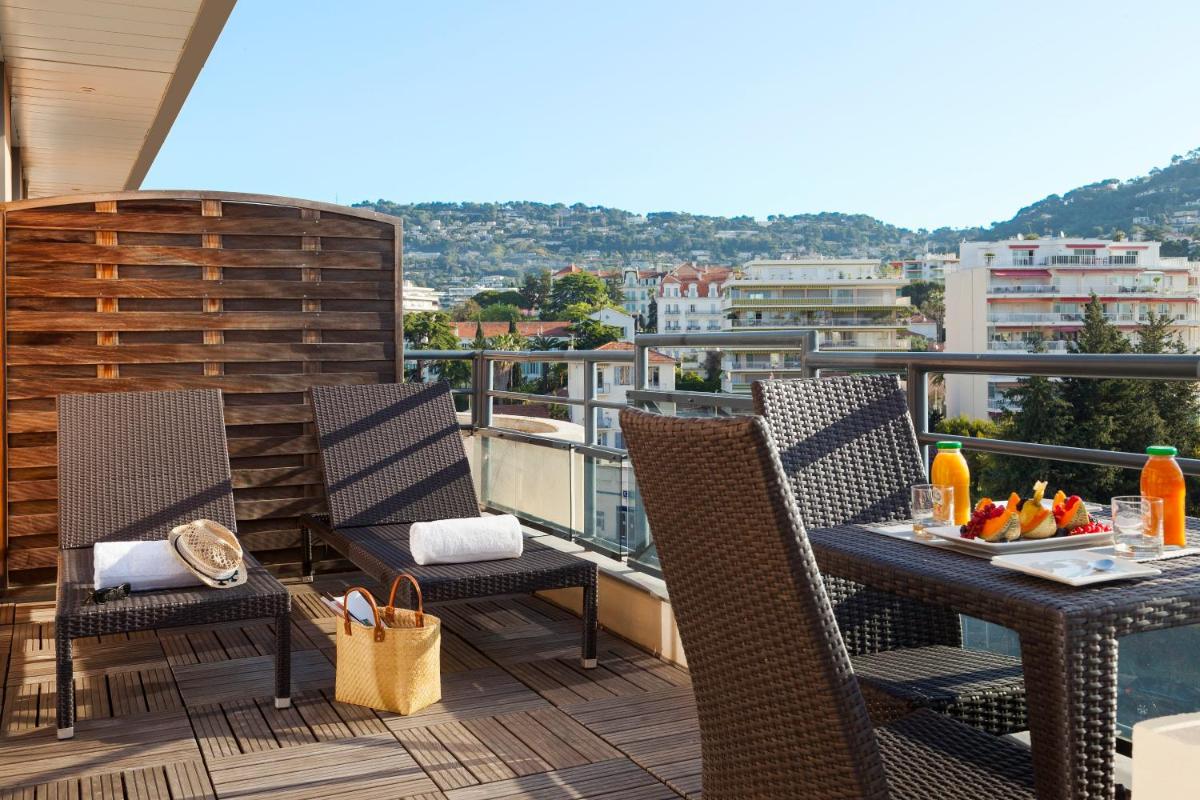 Balcon ou terrasse dans l'établissement Nehô Suites Cannes Croisette