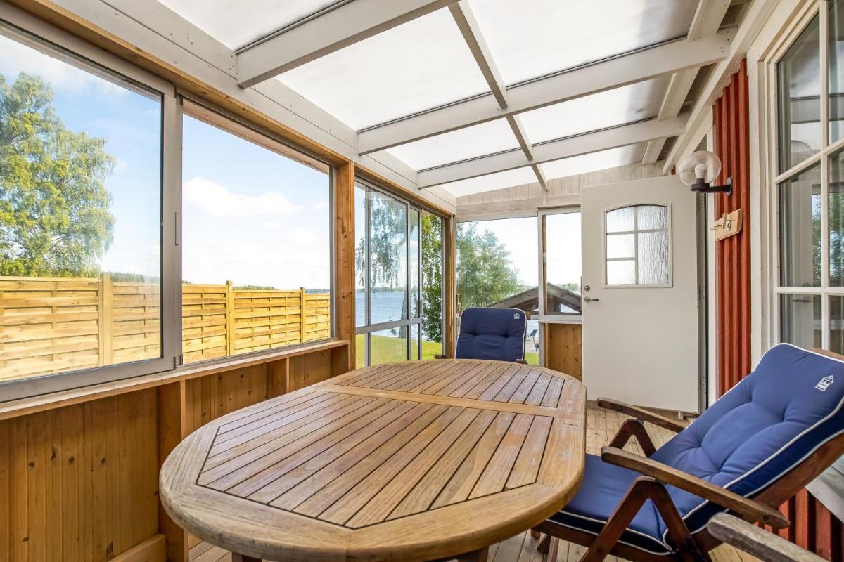 Holiday Lakefront house - Housity