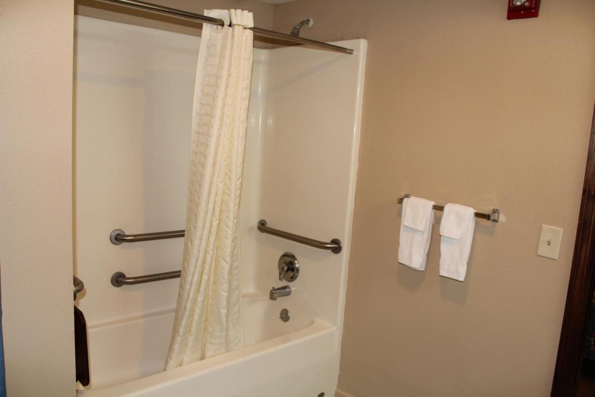 Highland Inn Denham Springs Baton Rouge East - Housity