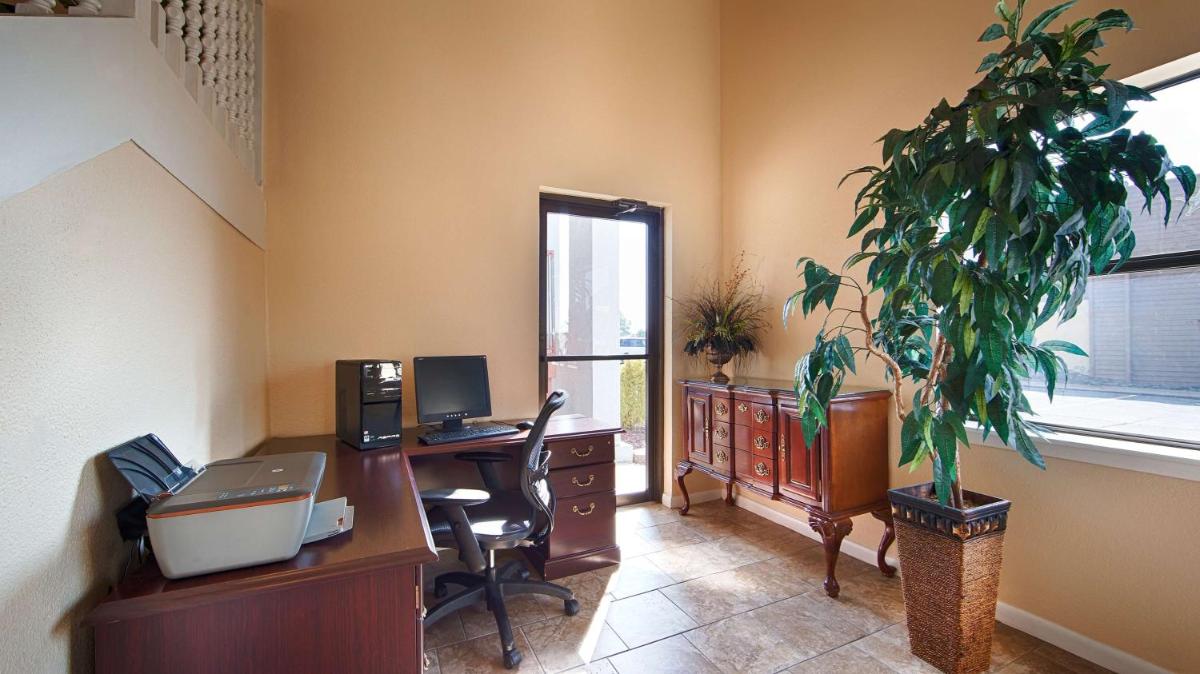 Best Western Inn Russellville - Housity