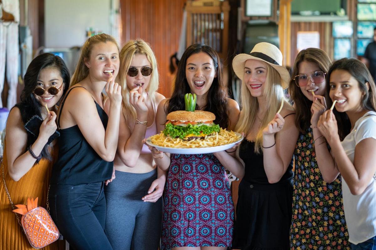 Rose Garden Resort - Housity