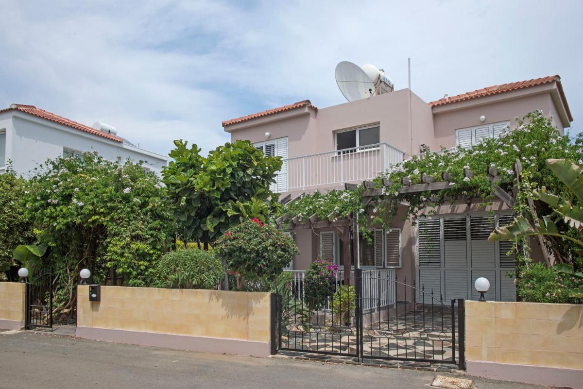 Nissi Maria Villa - Housity