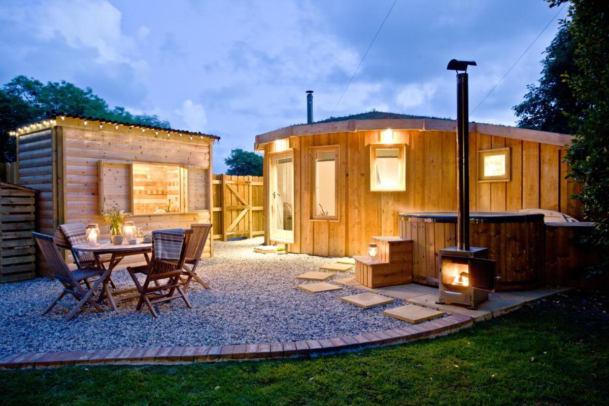 East Thorne - Cornwall - Housity