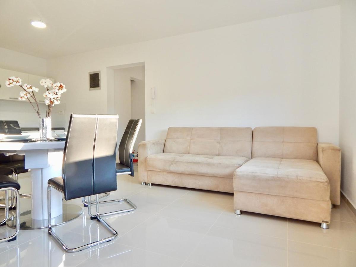 Apartments Mira - Housity