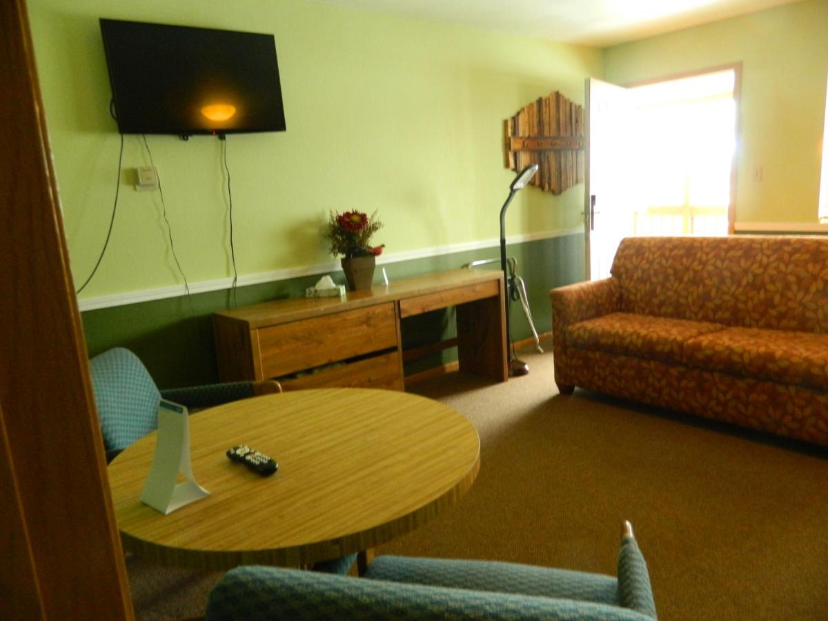 Country Motor Inn - Housity