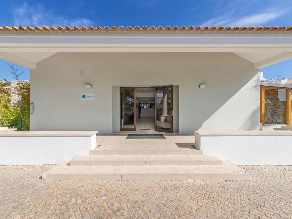A fachada ou entrada de Golden Club Cabanas