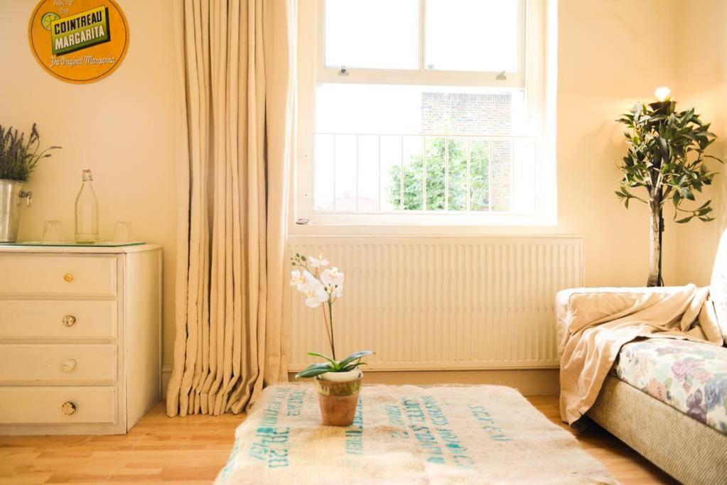 London's East End 2 Bedroom Apartment - Housity