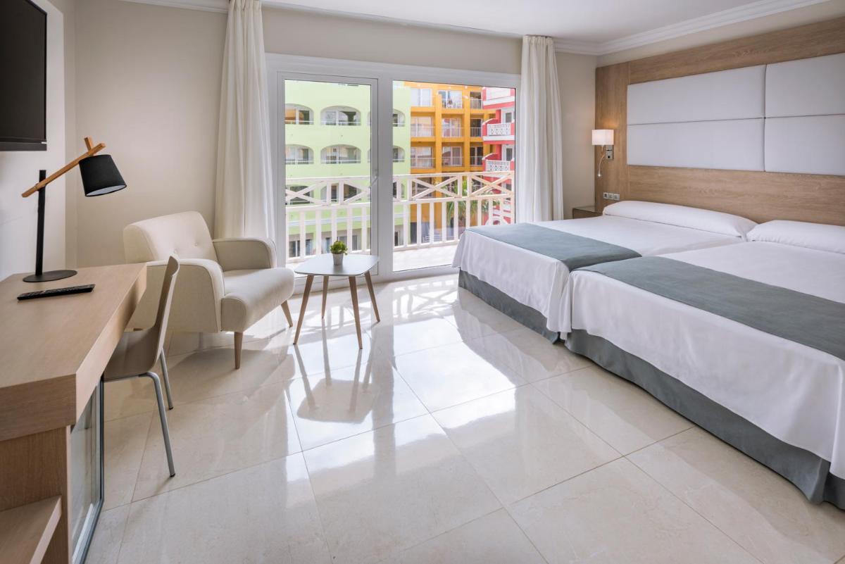 Cama o camas de una habitación en Mediterraneo Bay Hotel & Resort