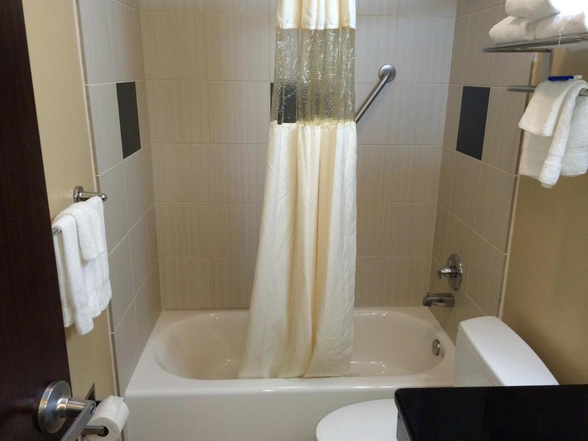 Cityview Inn & Suites Downtown /RiverCenter Area - Housity