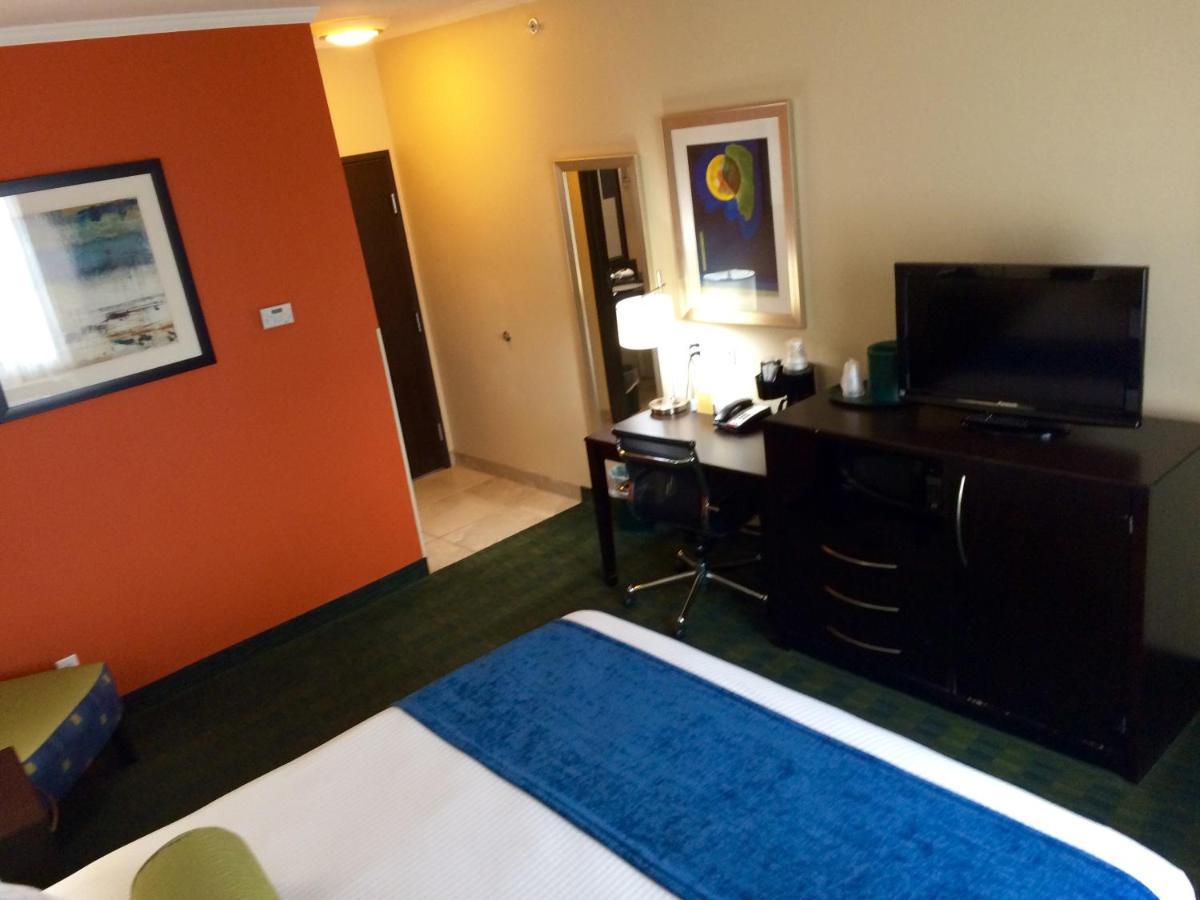 Cityview Inn & Suites Downtown /RiverCenter Area - Housity