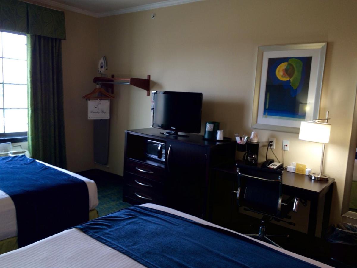 Cityview Inn & Suites Downtown /RiverCenter Area - Housity