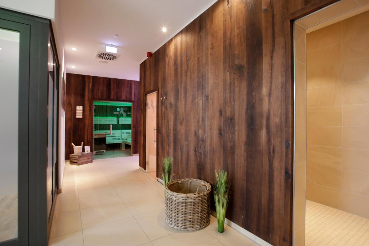 Hotel Sachsenross - Housity