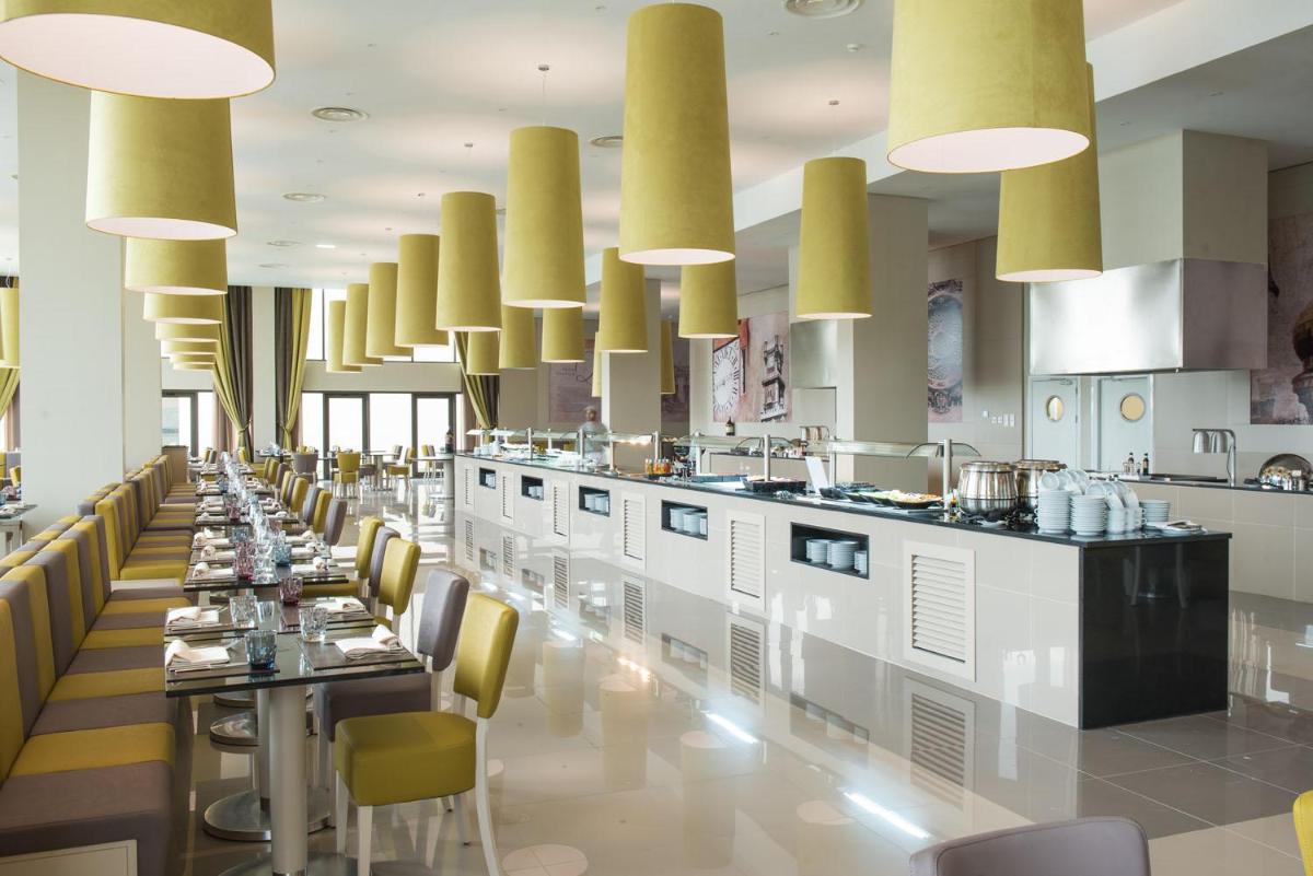 Um restaurante ou outro lugar para comer em Vila Gale Sintra