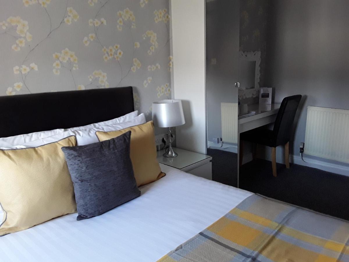 Manchester House - Housity