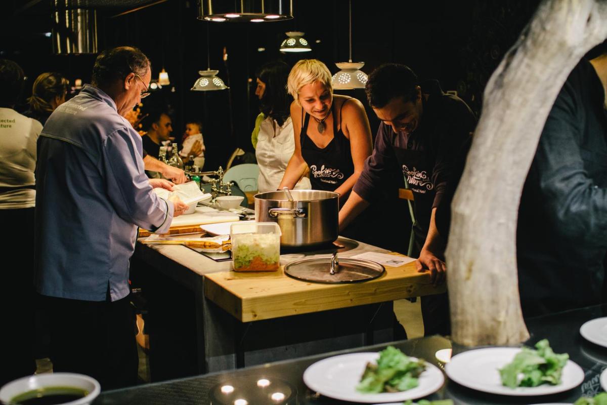 Os clientes hospedados em Cooking and Nature - Emotional Hotel
