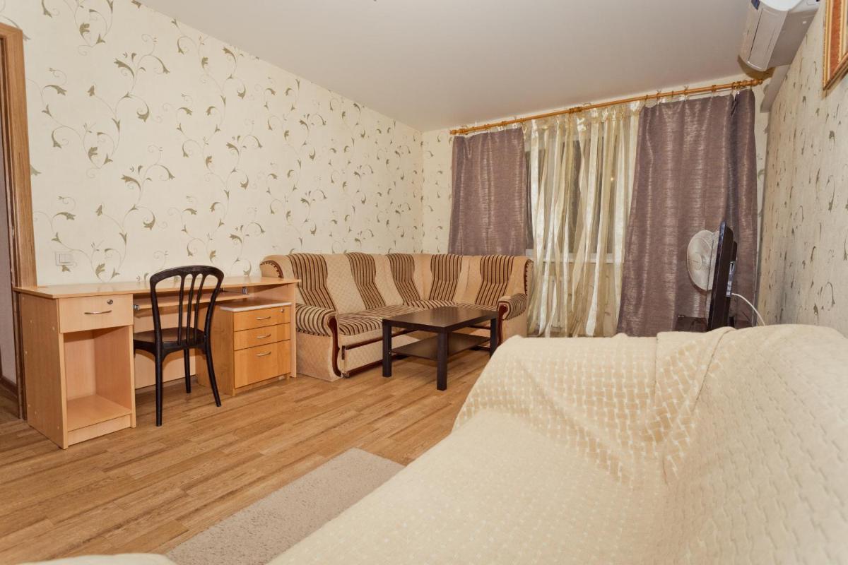 Apartament's Mayorov House at Maksima Gorkogo 158 - Housity