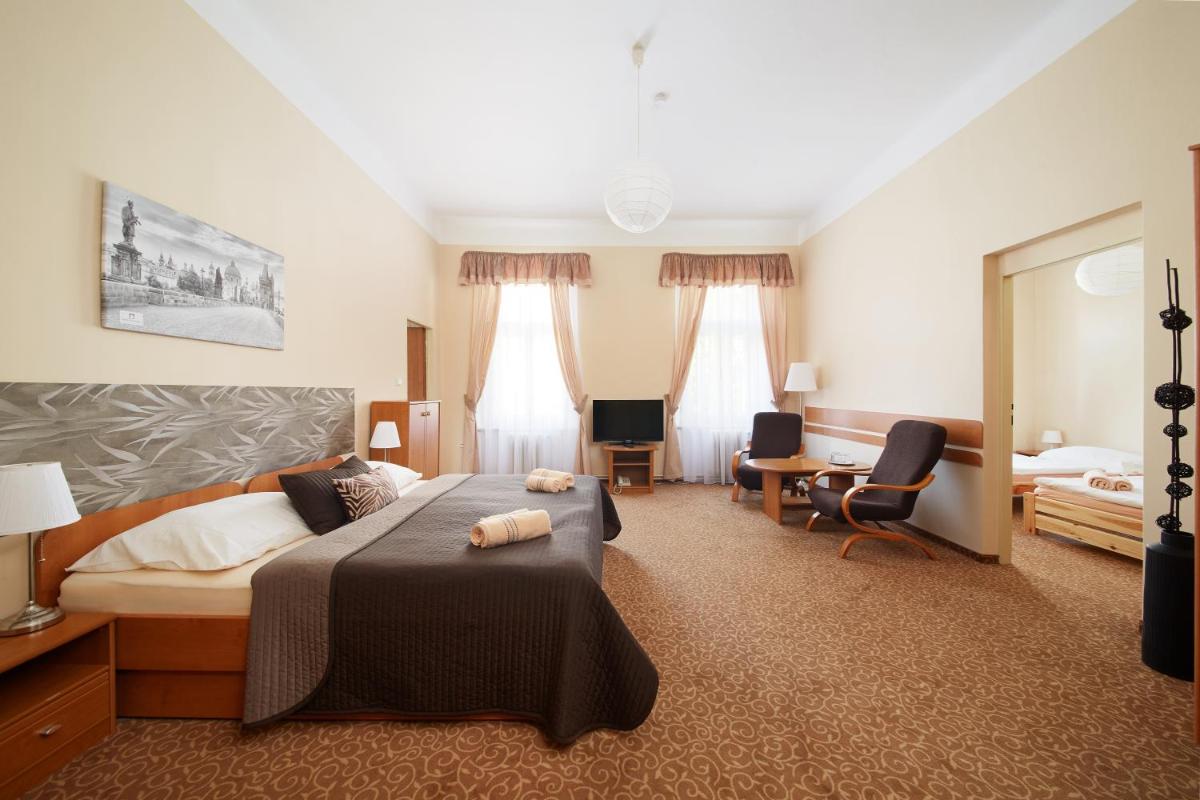 Hotel City Bell - Housity