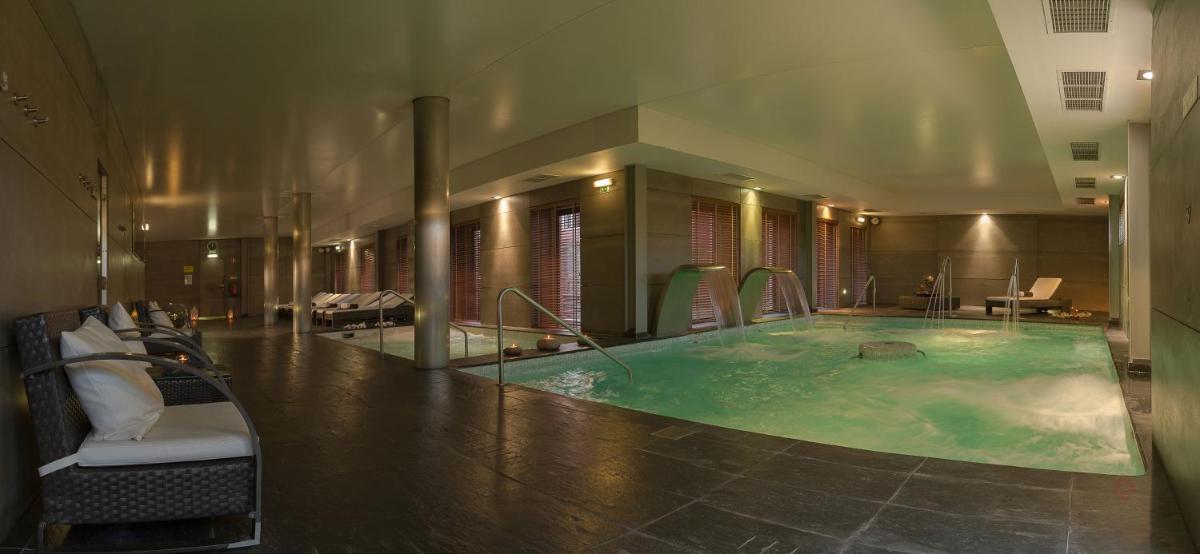 A piscina em ou perto de Your Hotel & Spa Alcobaça
