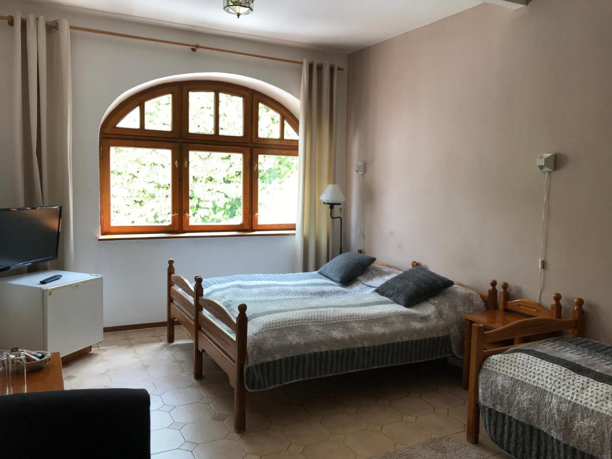 Club M.K.M. Modra - Housity