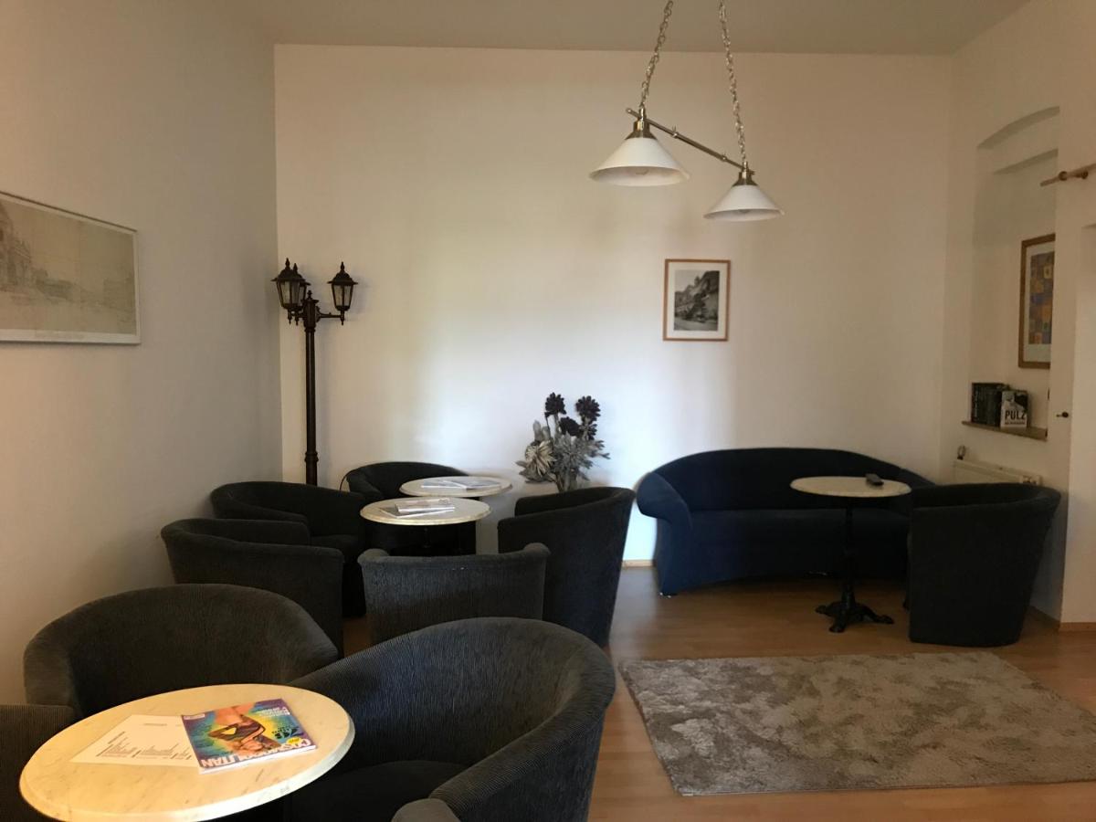 Club M.K.M. Modra - Housity