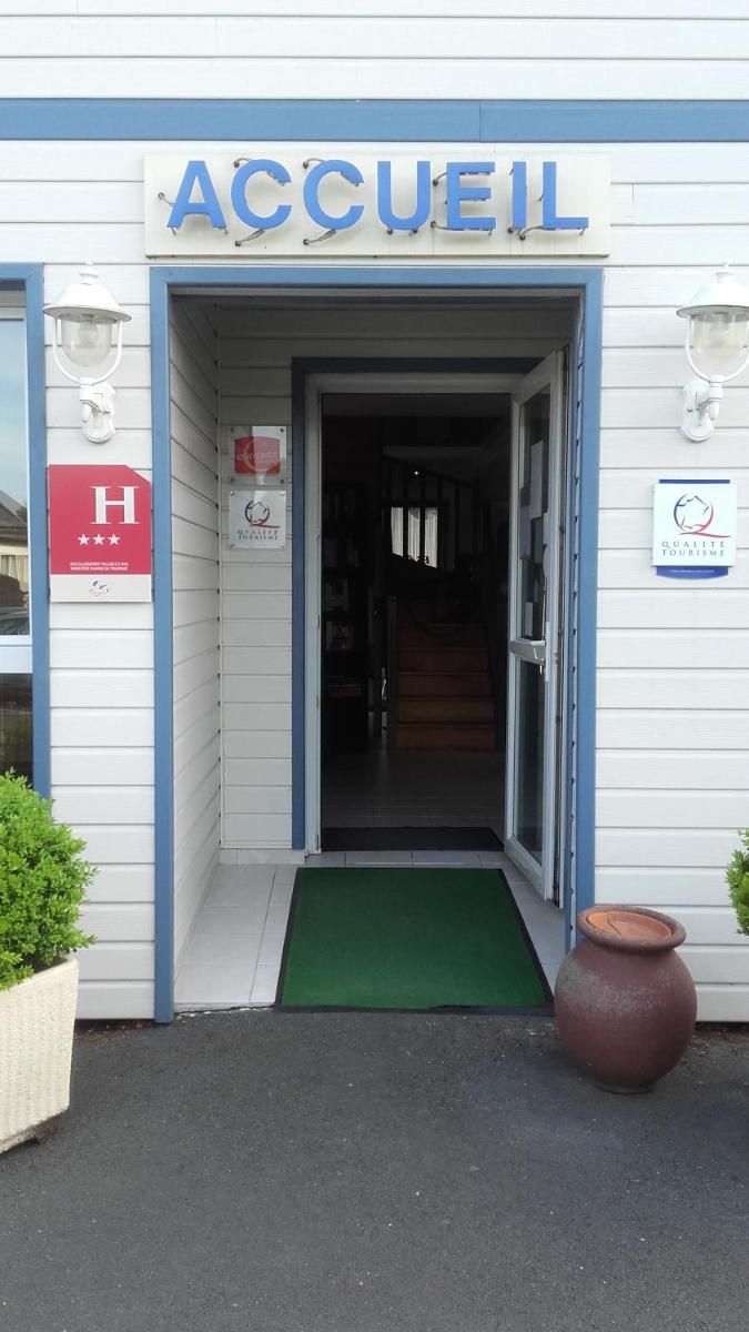 Façade ou entrée de l'établissement Contact hôtel - Hôtel Les Bleuets & SPA