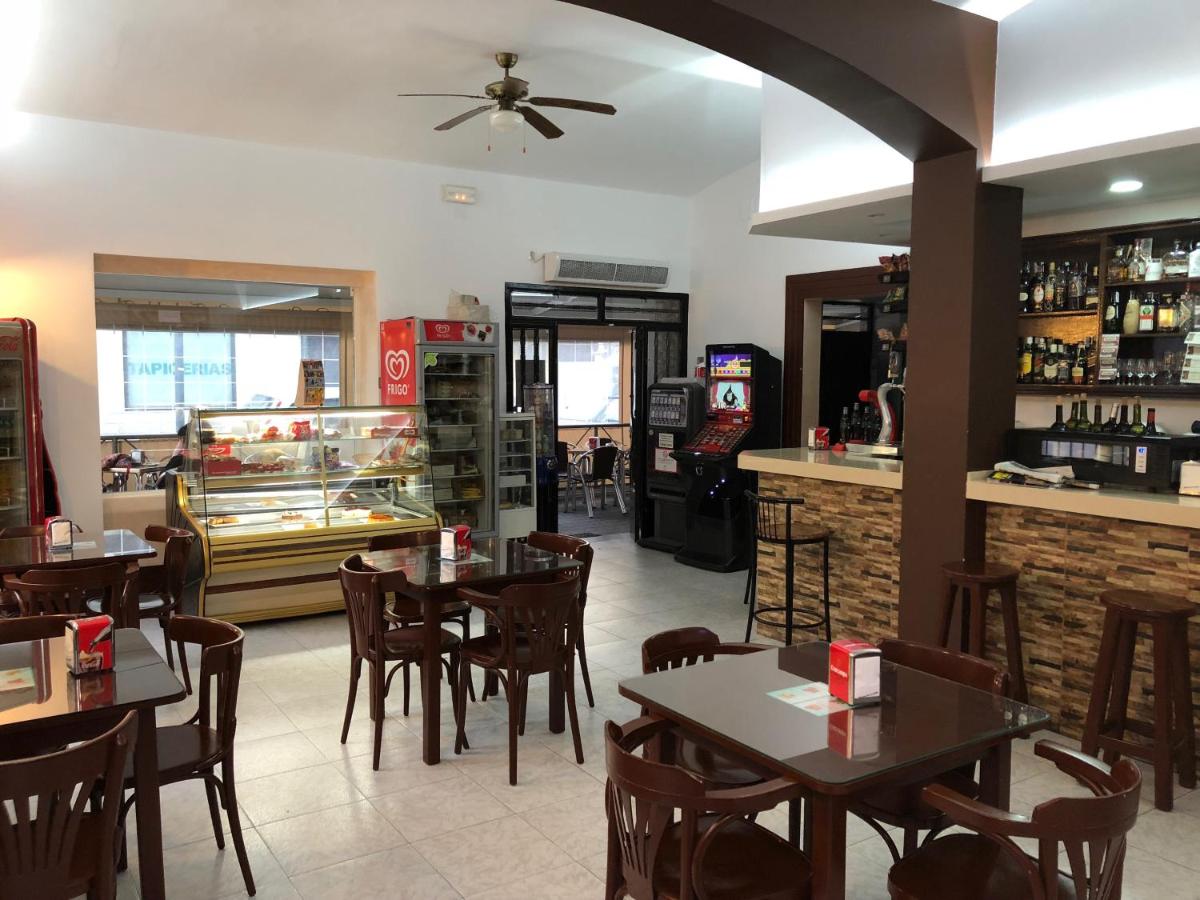 Hostal Barbate - Housity