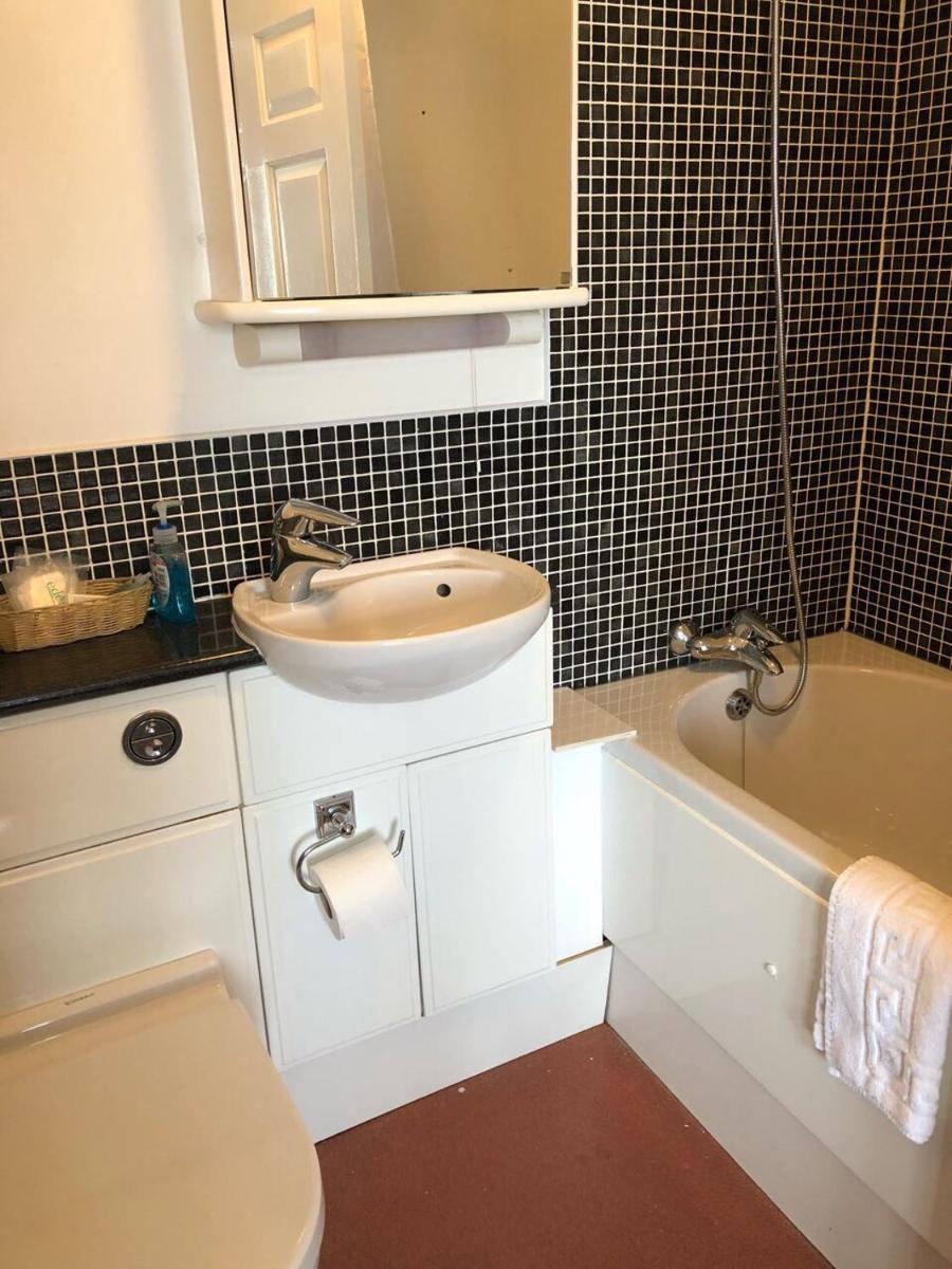 The Woolaston Inn - Housity