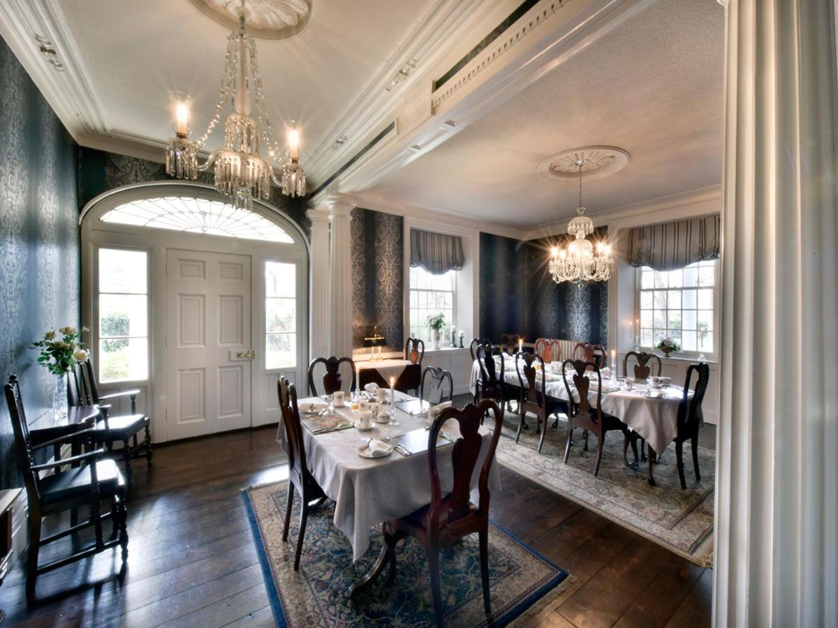 Brockamour Manor Bed and Breakfast - Housity