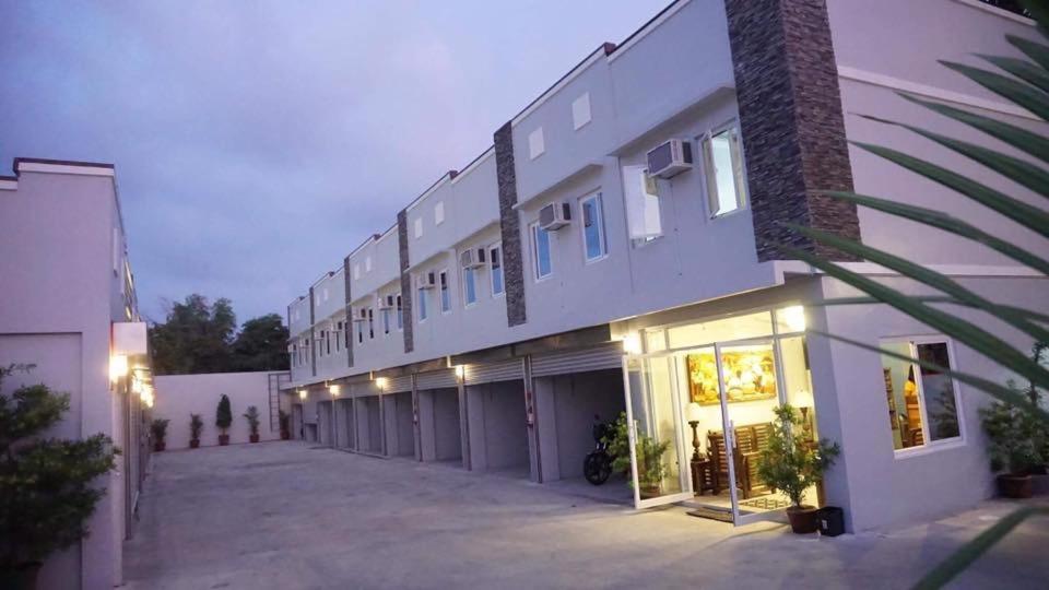 WestCourt Inn - Housity