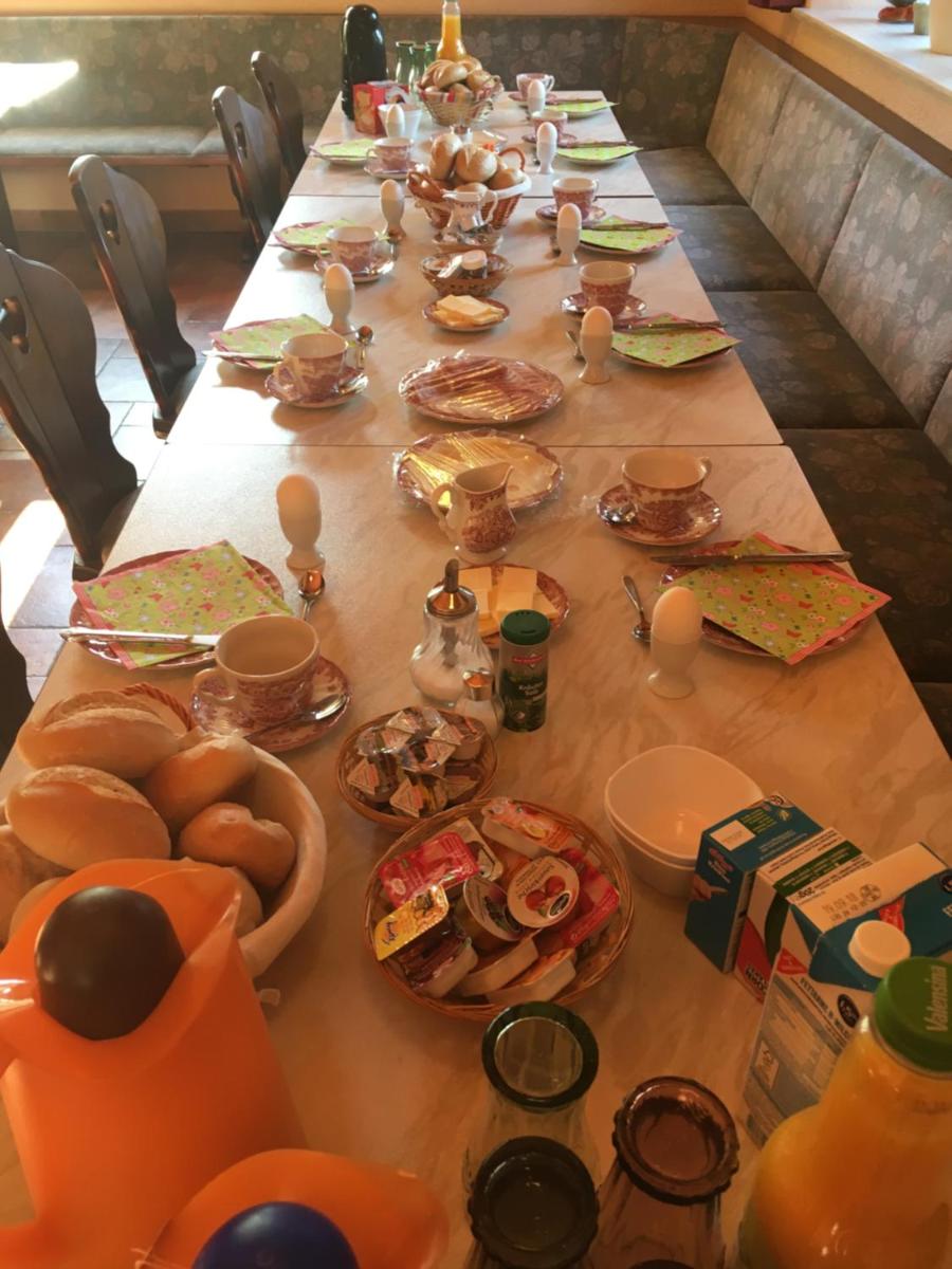Altes Gasthaus Leuna Pension - Housity
