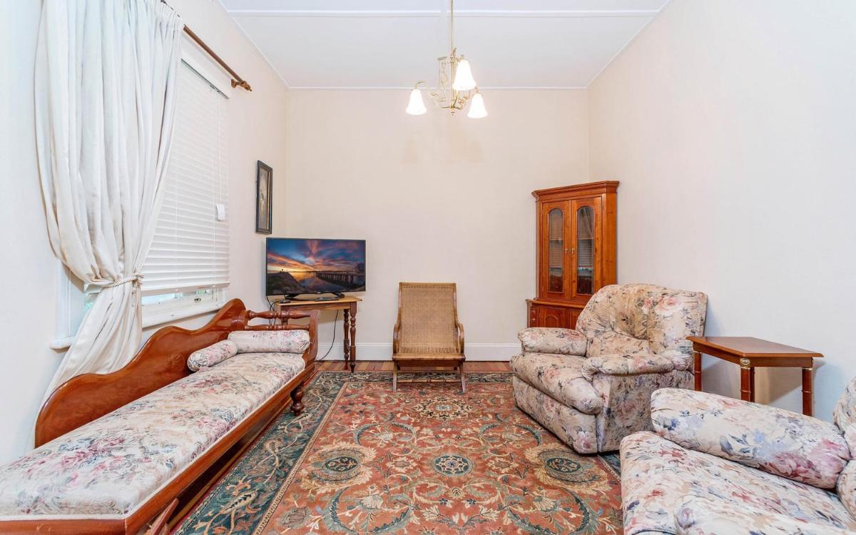 Eliza 1875 Red Brick Duplex Townhouse - Housity