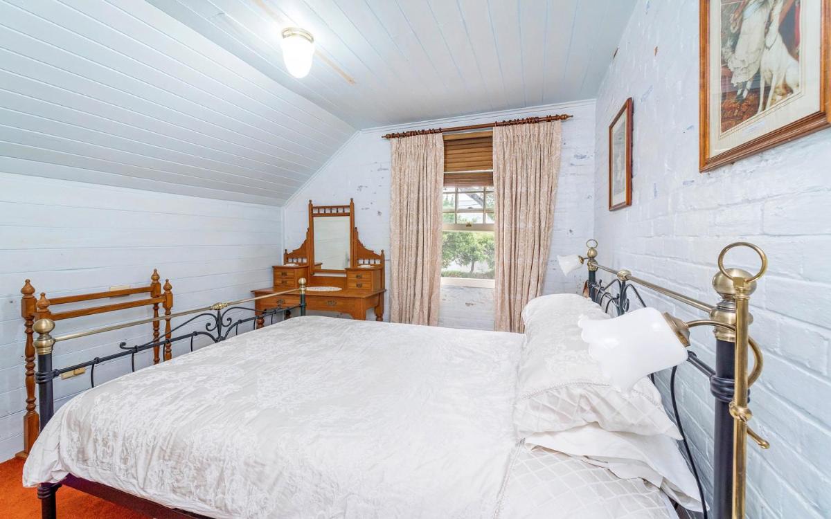 Azile 1875 Heritage Victorian Duplex - Housity